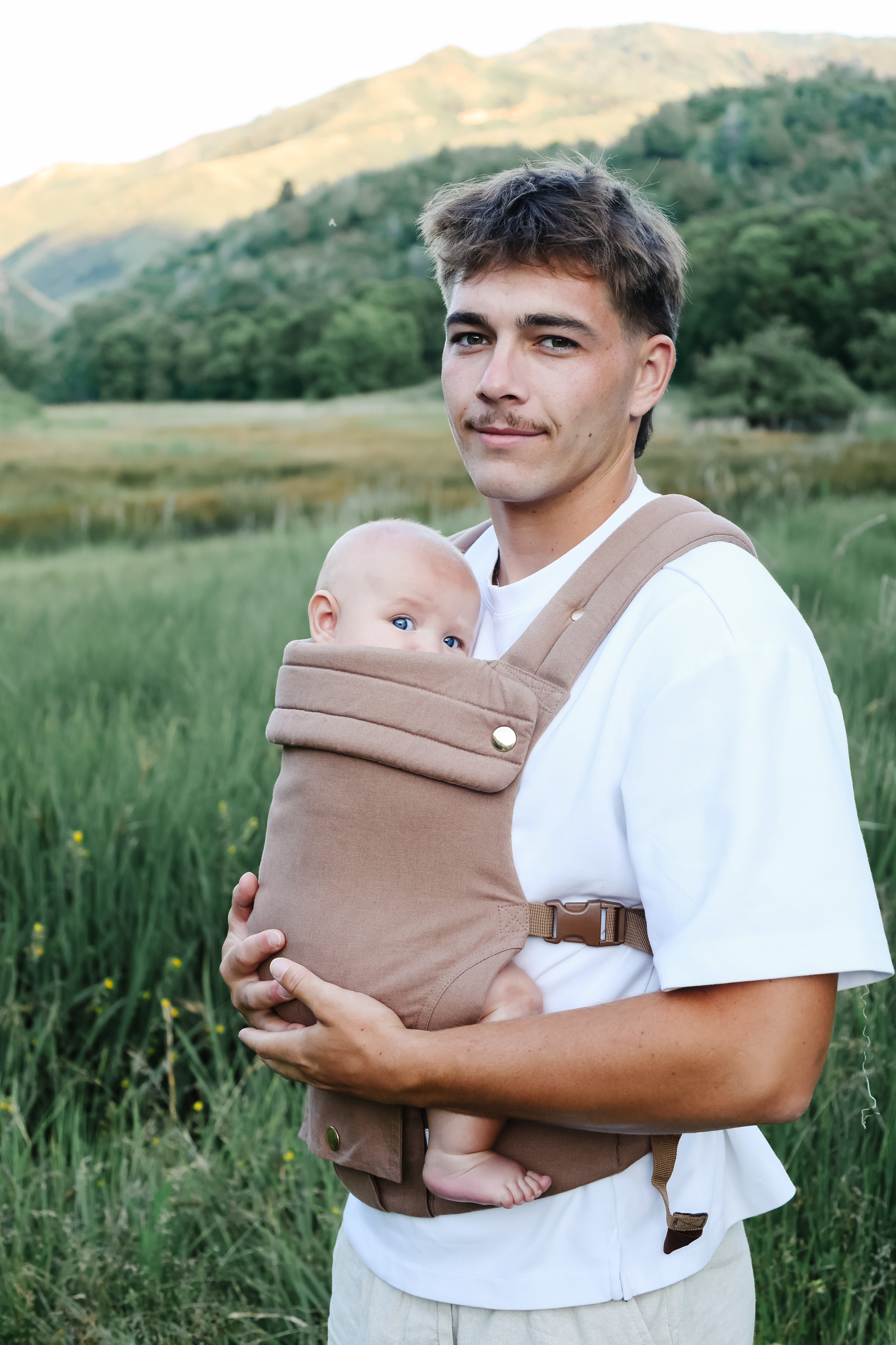 Coco Desert - Baby Carrier With A Pocket